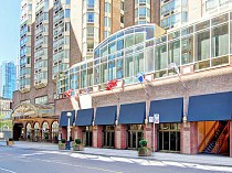 DoubleTree by Hilton Hotel Toronto Downtown - Featured Image